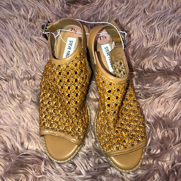 Steve Maden Heels - Picture 2 of 3